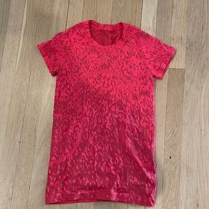Lululemon swiftly tech short sleeve 2.0, size 6, red, discontinued color, rare